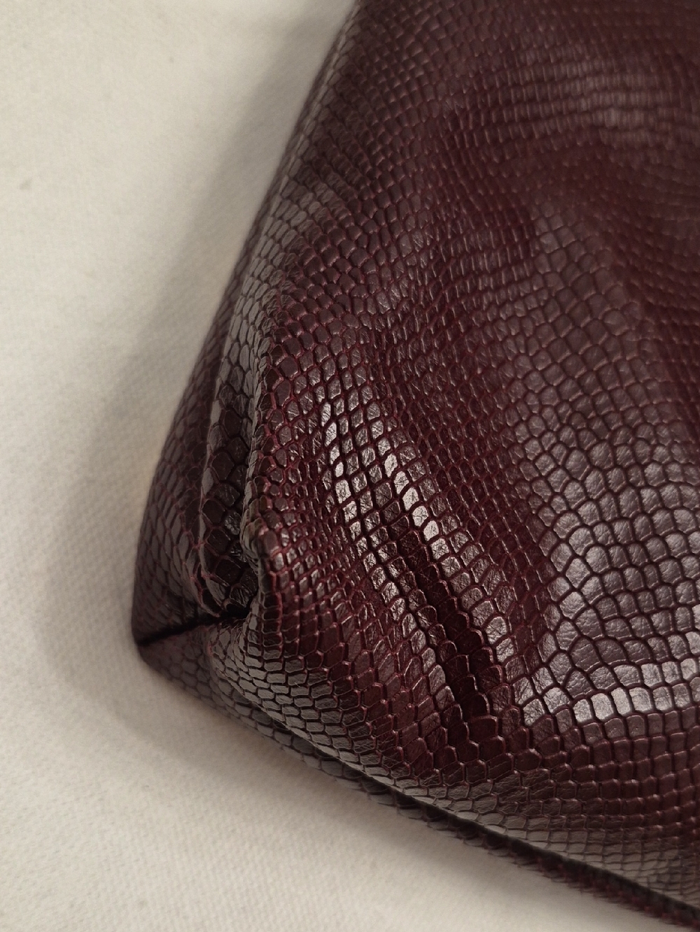Rare Hammitt VIP Medium Bag Red Wine Burgundy Snake Brushed Gold Hardware - Picture 9 of 16